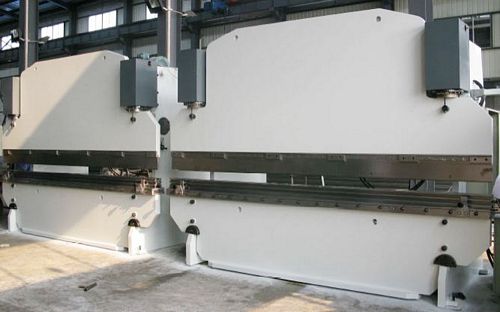 China 2 x WE67Y-100T/3200 Press Brake in Tandem